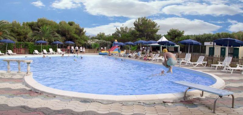 Vela Club Hotel & Appartamenti 로디가르가니코 외부 사진